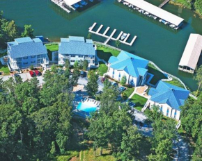 Relaxed and Spacious Condos by the Wonderful Lake of the Ozarks